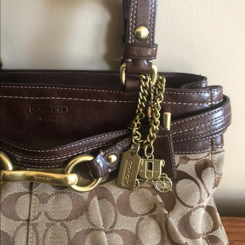 Coach Signature Handbag. Tan and brown - Picture 2 of 8